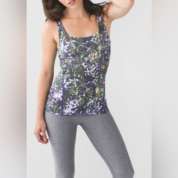 Lululemon Amala Tank - Picture 1 of 6